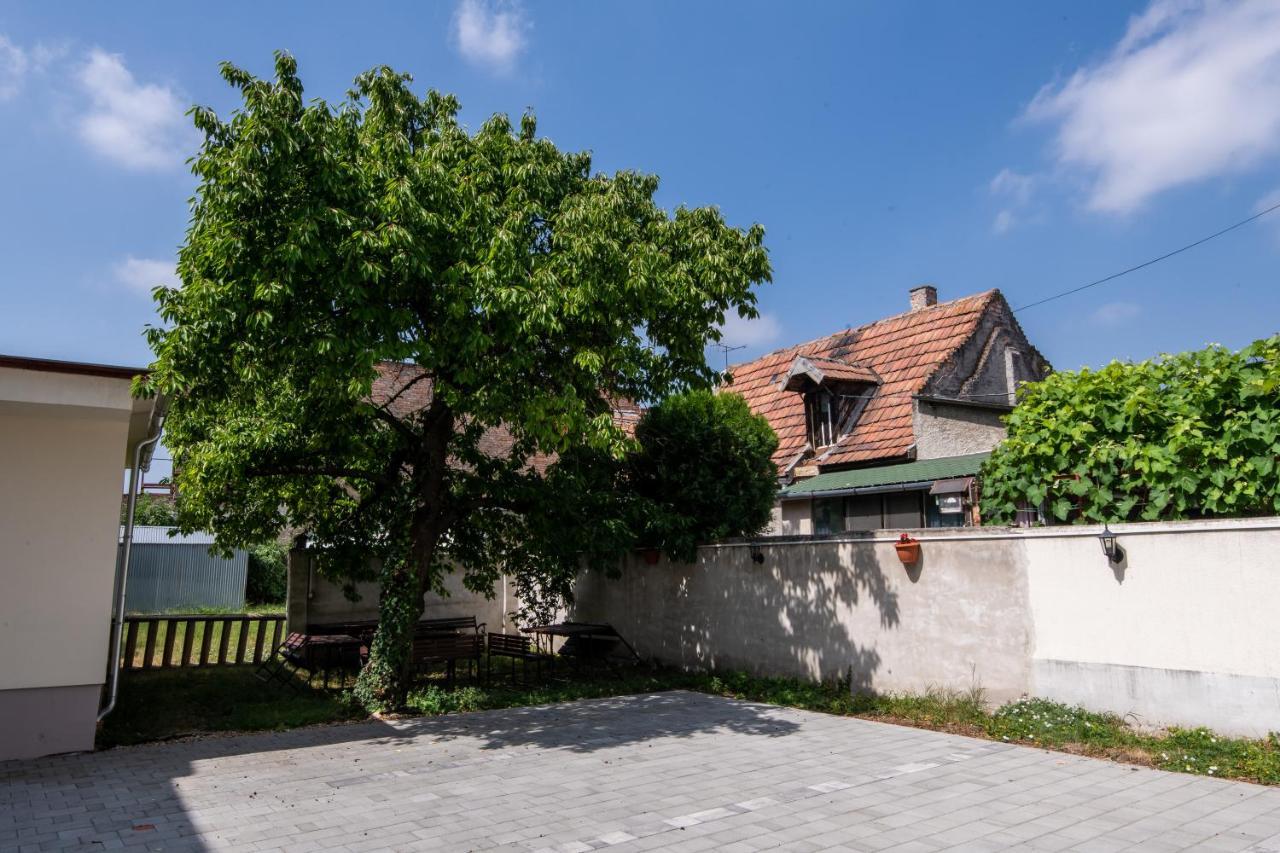 Hello Apartmanhaz Ödenburg Exterior foto